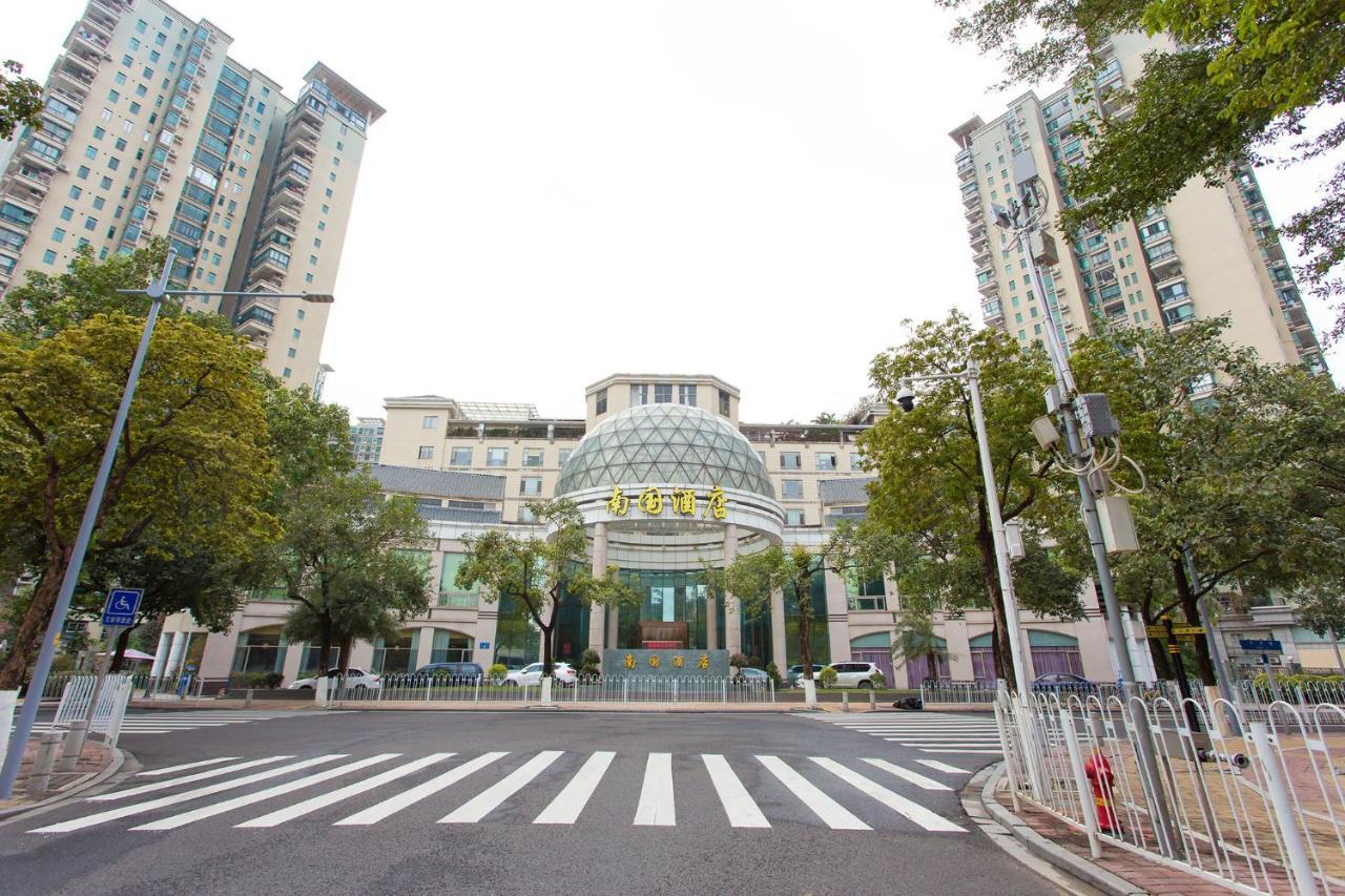 Guangzhou Nan Guo Hotel Exteriör bild